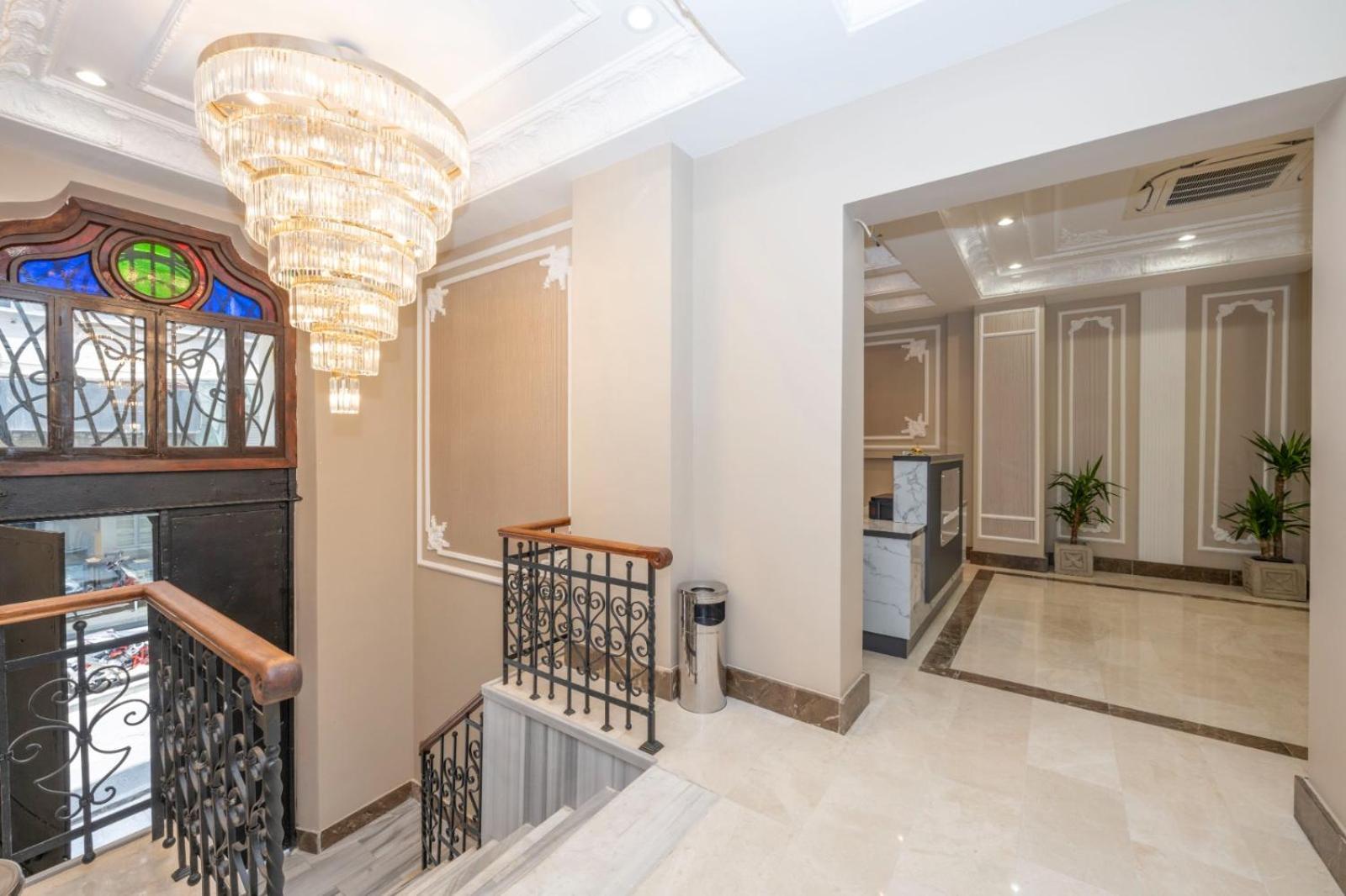 Moonlight Elegance Boutique Otel 4*